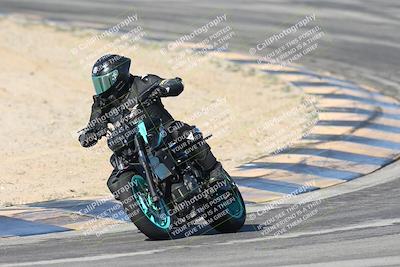 media/Dec-01-2025-Moto Forza (Mon) [[2daa91e15f]]/2-Intermediate Group/Session 2 (Turns 9 and 10)/
